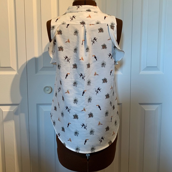 Sleeveless blouse - Picture 2 of 4